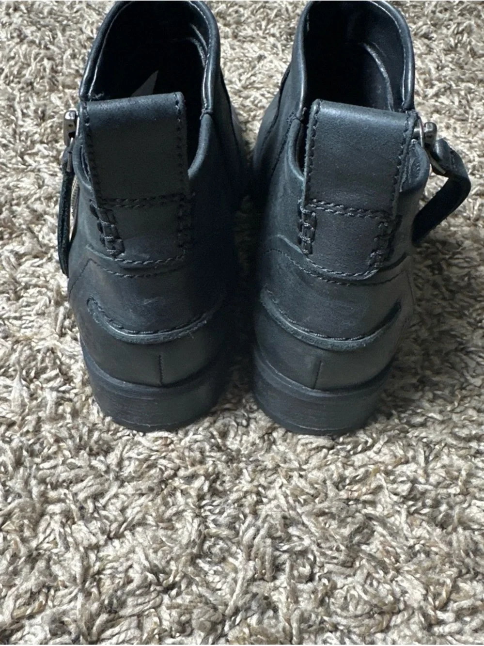 UGG Women's Black Leather Ankle Booties with Side Zip Detail Size 5.5